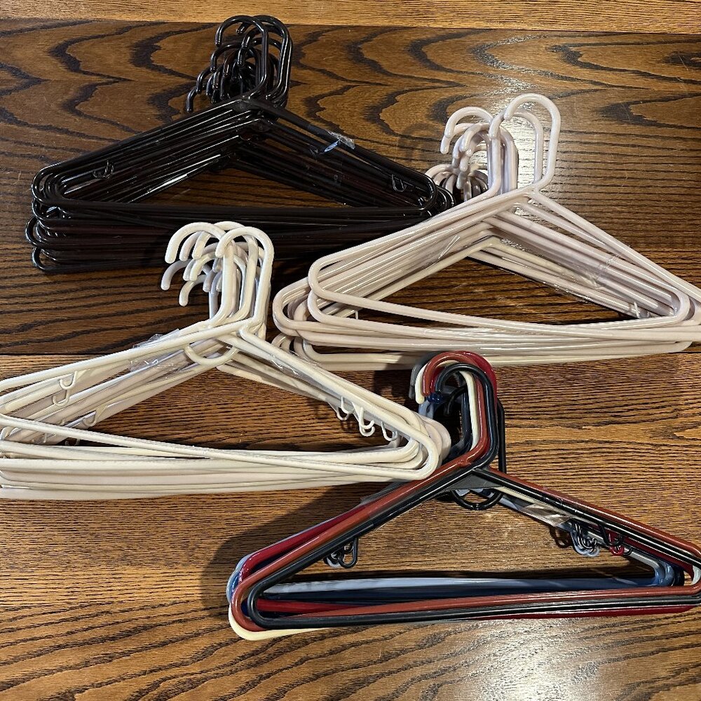 Plastic Coat Hangers ~ Assorted Colors ~ 4 Bundles of 15 ~ 45 Total